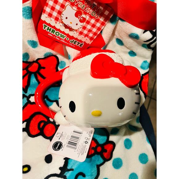 Hello Kitty Christmas 60* 70 throw Hello kitty face mug 16 and gift wrap bundle - Picture 9 of 10